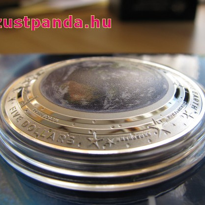 A Föld 2018 ausztrál proof ezüst pénzérme, domború