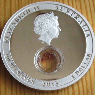 A világ kincsei - Karbunkulus 2013 1 uncia proof ezüst pénzérme drágakövekkel A világ kincsei - Karbunkulus 2013 1 uncia proof ezüst pénzérme drágakövekkel