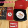 Lunar2 Tigris éve 2010 1 kilogramm színes ezüst pénzérme, topázzal