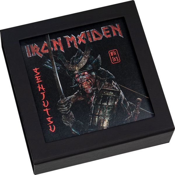 Iron Maiden Senjutsu 2022 2 uncia Cook-szk obszidián-fekete ezüst pénzérme - CSAK 999 példányban! Iron Maiden Senjutsu 2022 2 uncia Cook-szk obszidián-fekete ezüst pénzérme - CSAK 999 példányban!