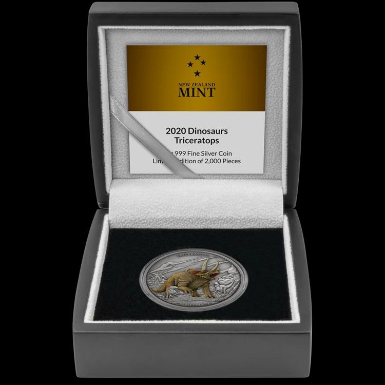 Triceratops - Niue 2020 1 uncia színes, antikolt ezüst pénzérme
