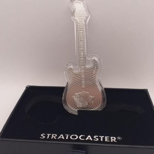 Fender Stratocaster gitár "Surf Green" 2022 1 uncia proof ezüst pénzérme - gitár alakú! Fender Stratocaster gitár "Surf Green" 2022 1 uncia proof ezüst pénzérme - gitár alakú!